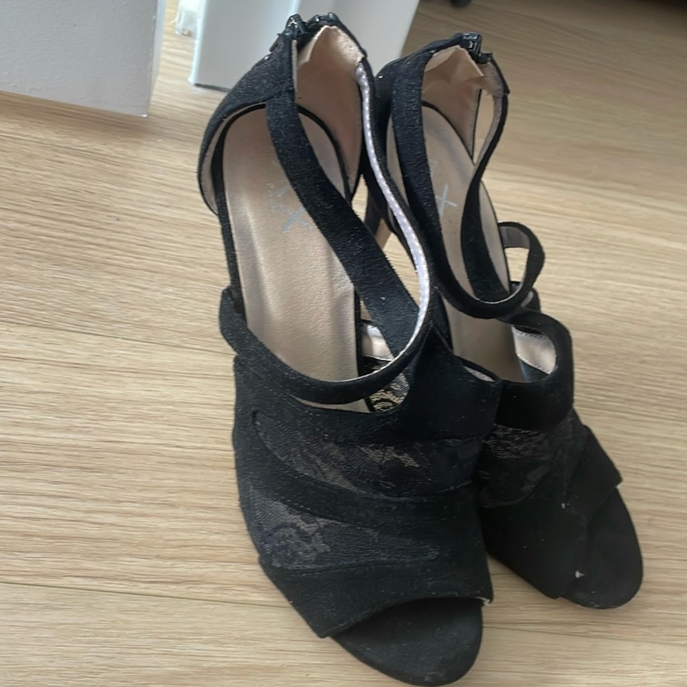 Size 40 heels